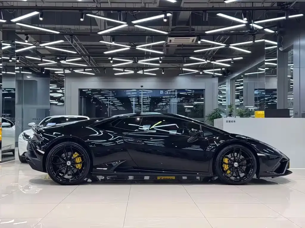 Lamborghini Huracan — фото 5