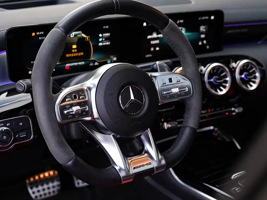 Mercedes-Benz CLA AMG — фото 6