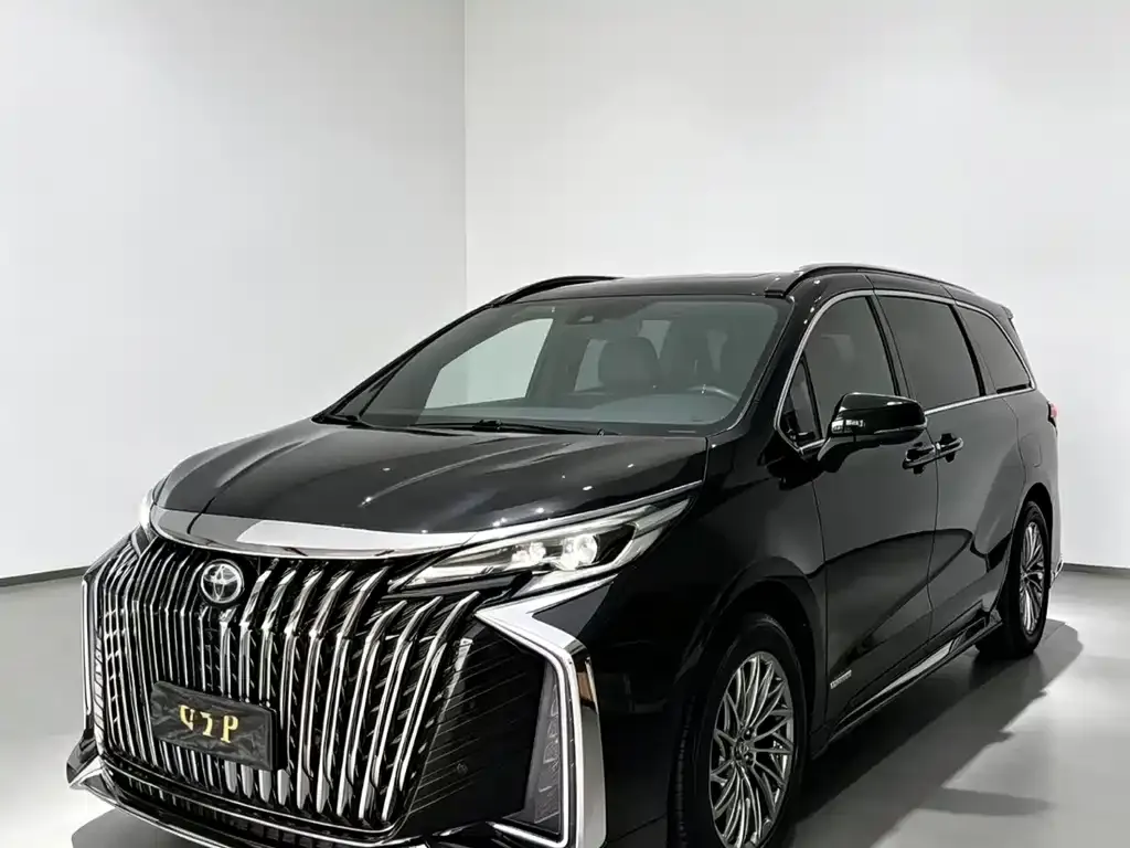 Toyota Sienna — фото 1