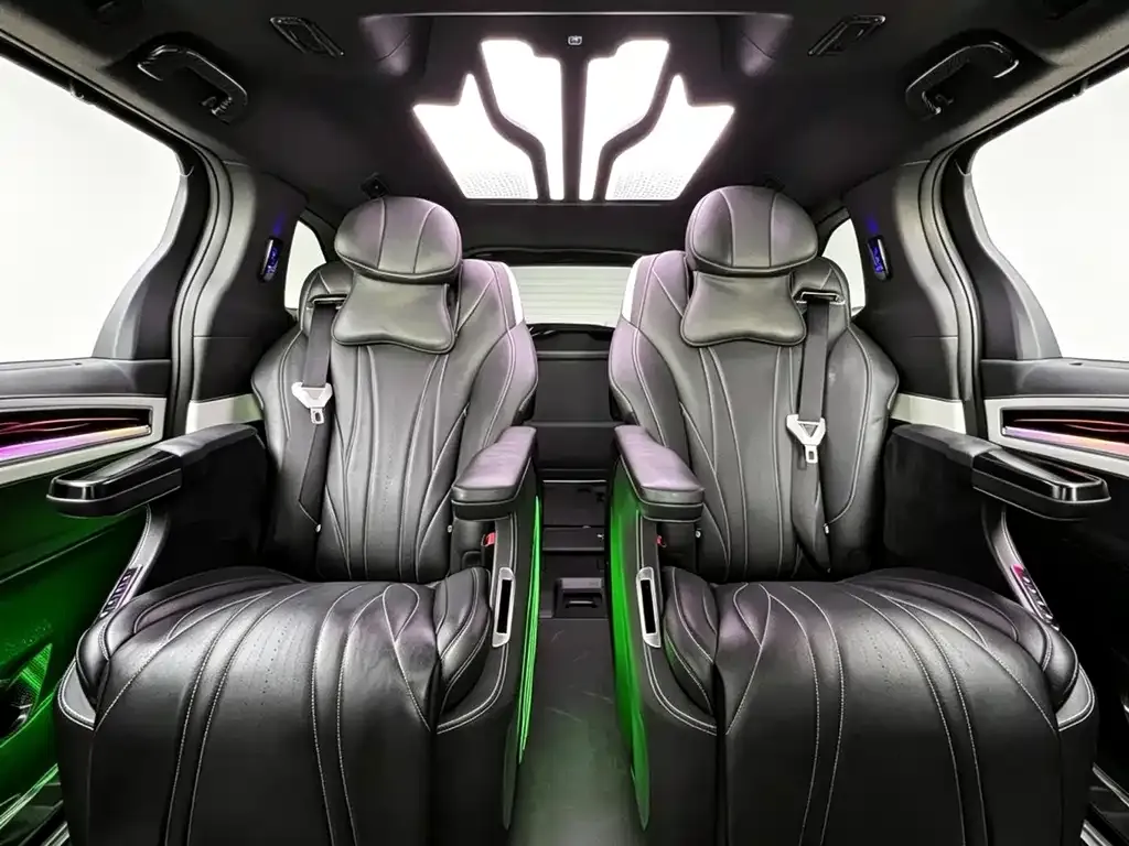 Toyota Sienna — фото 4