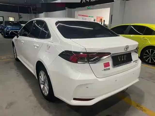 Toyota Corolla — фото 2