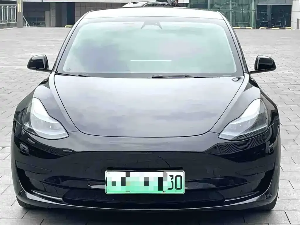 Tesla Model 3 — фото 5