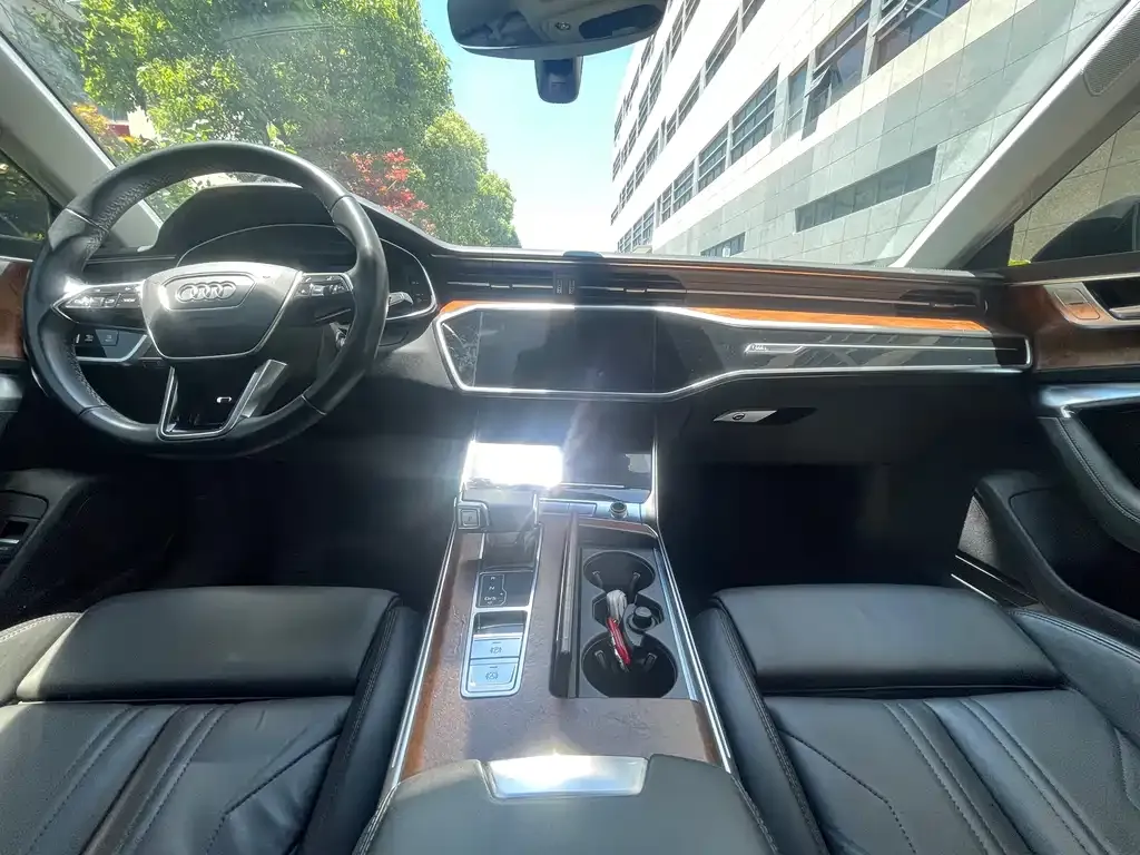 Audi A7 2022 из CN, фото 5