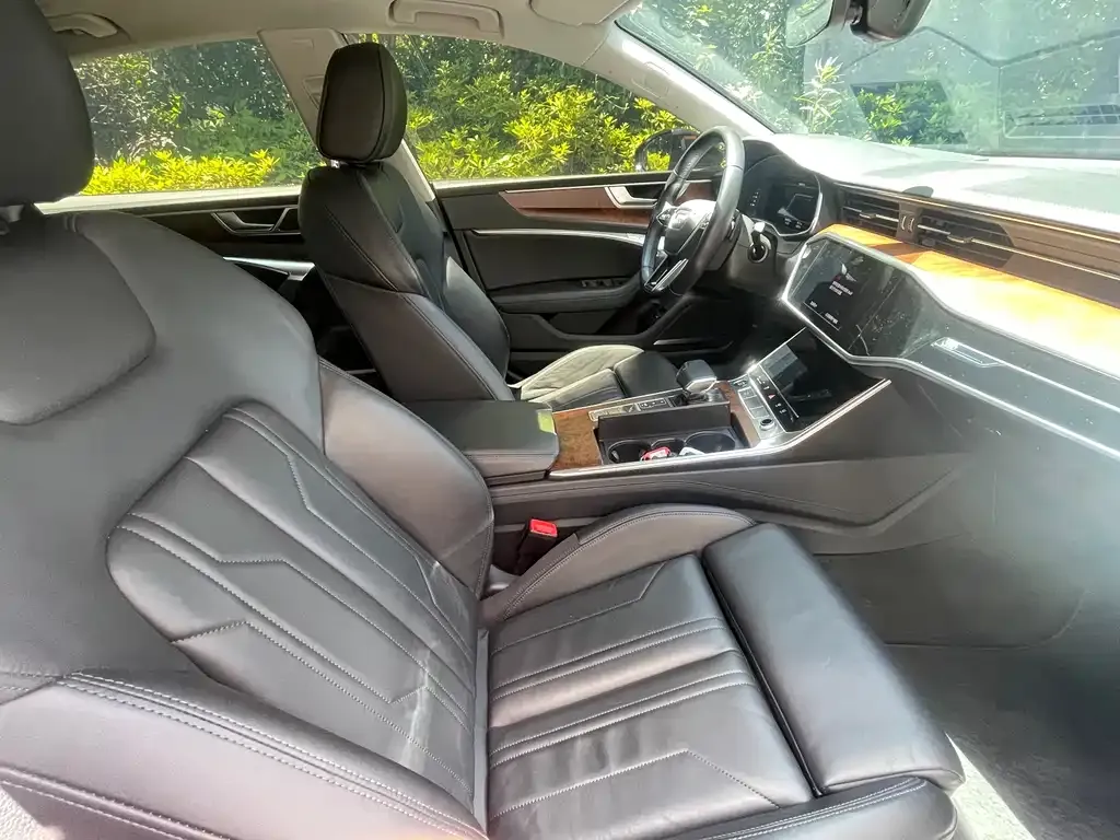 Audi A7 2022 из CN, фото 4