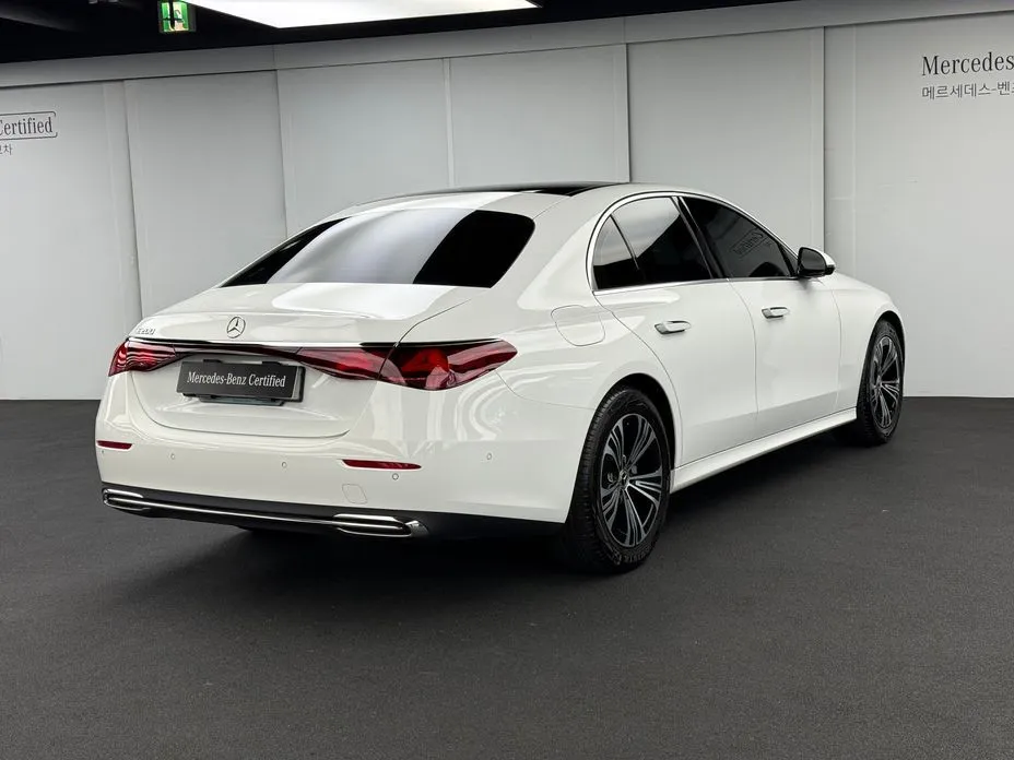 Mercedes-Benz E-Class — фото 10