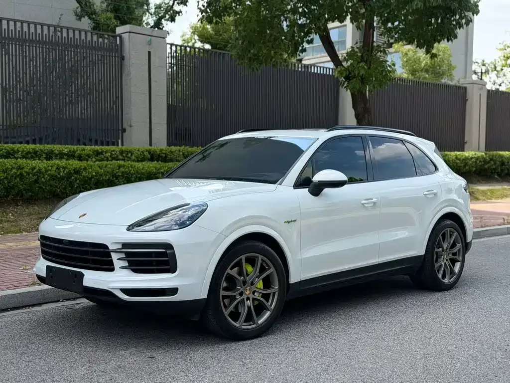 Porsche Cayenne Hybrid — фото 1