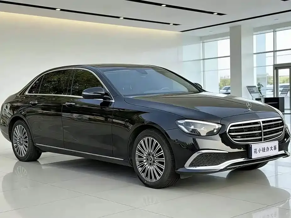 Mercedes-Benz E-Class — фото 1