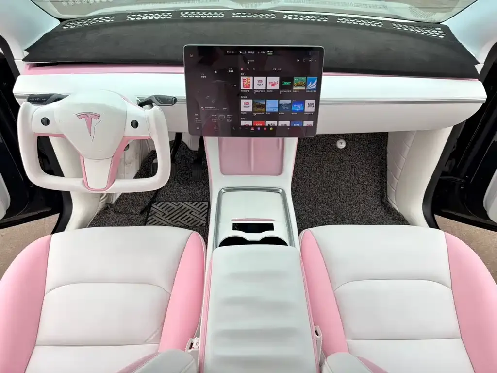 Tesla Model Y — фото 5