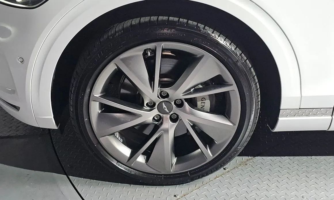 Genesis GV70 — фото 10