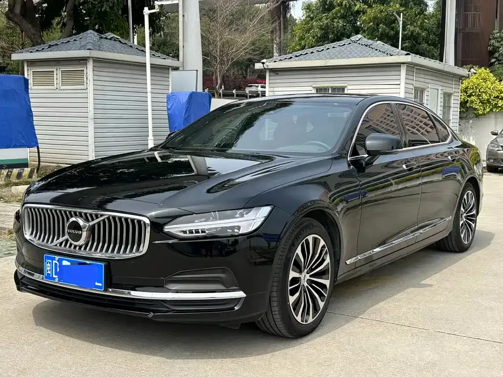 Volvo S90 — фото 1