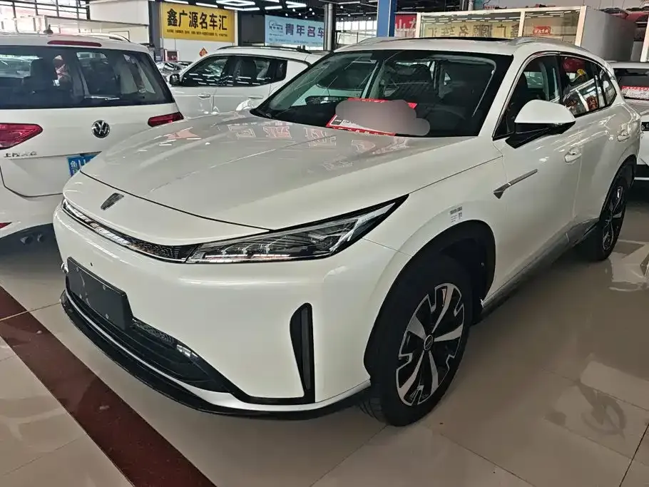 Roewe D5X DMH — фото 1
