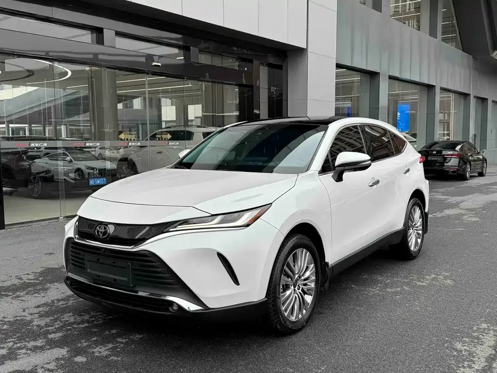 Toyota Harrier — фото 1