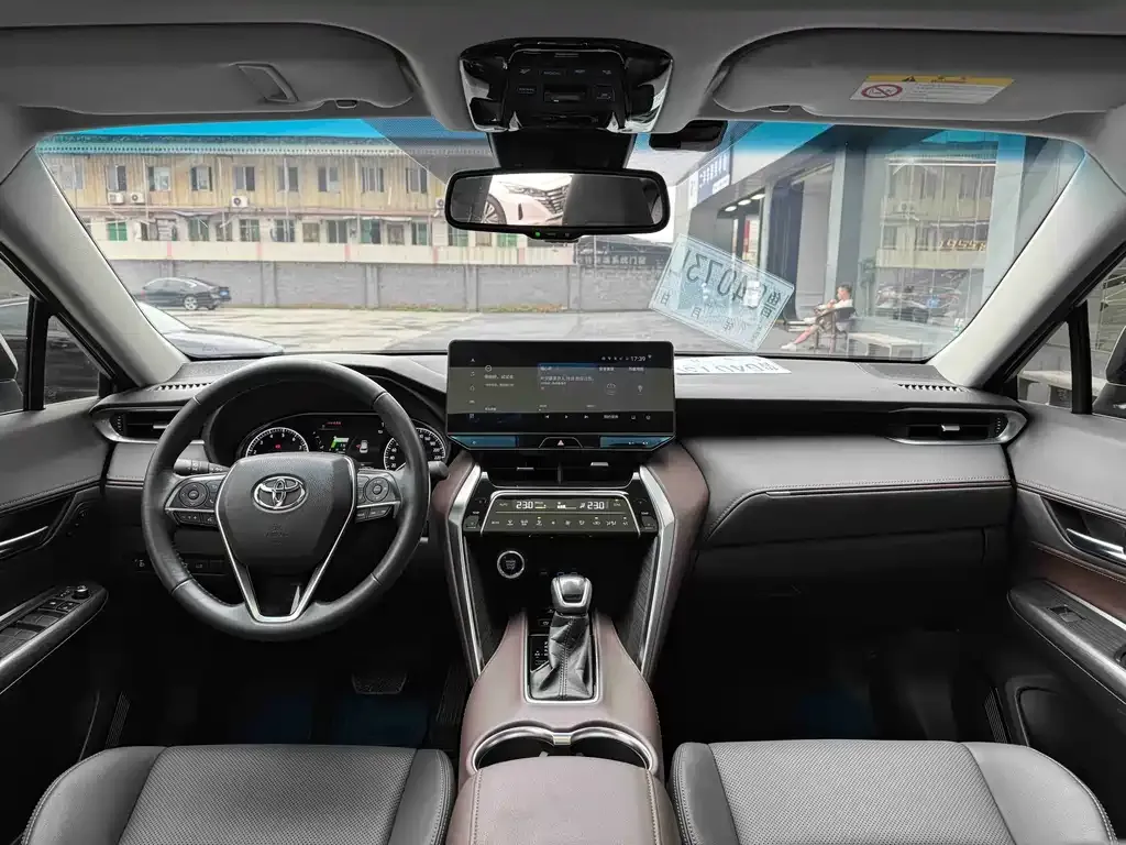 Toyota Harrier — фото 9