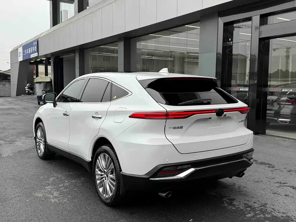 Toyota Harrier — фото 3