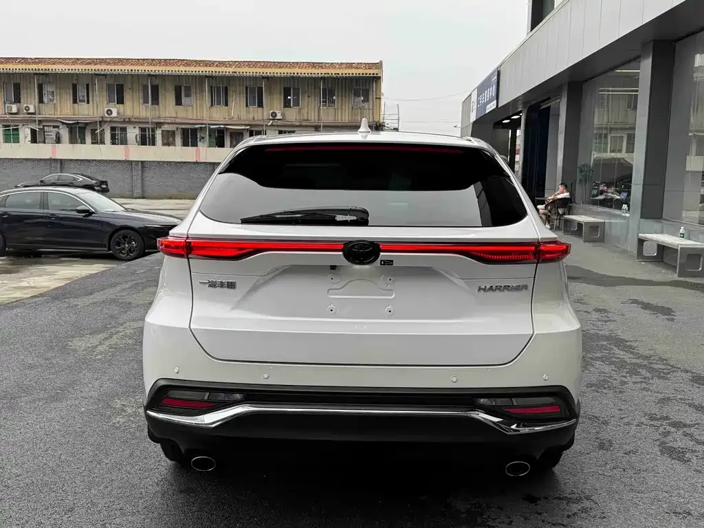 Toyota Harrier — фото 4