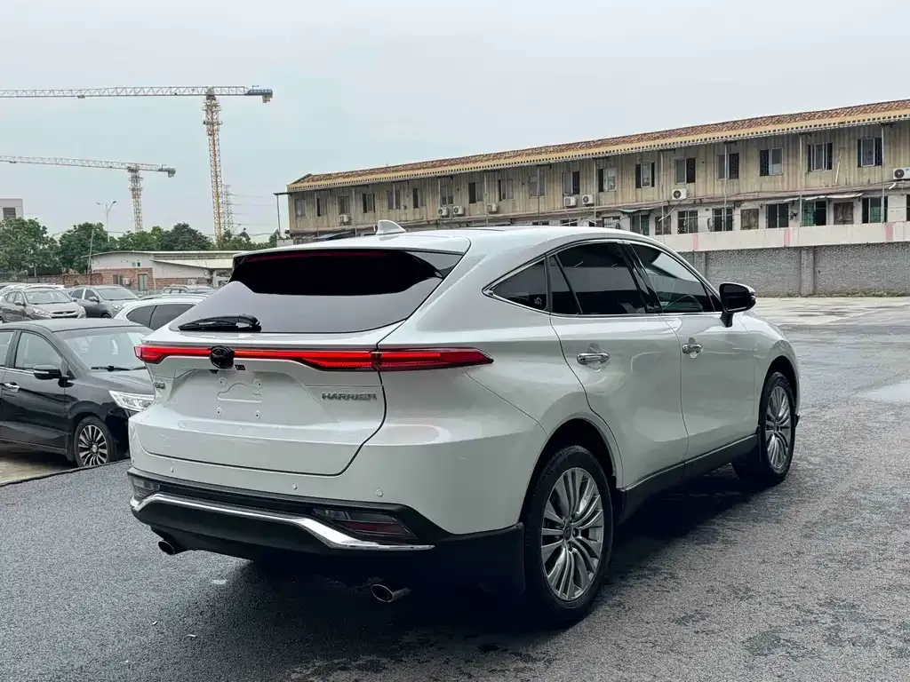 Toyota Harrier — фото 6