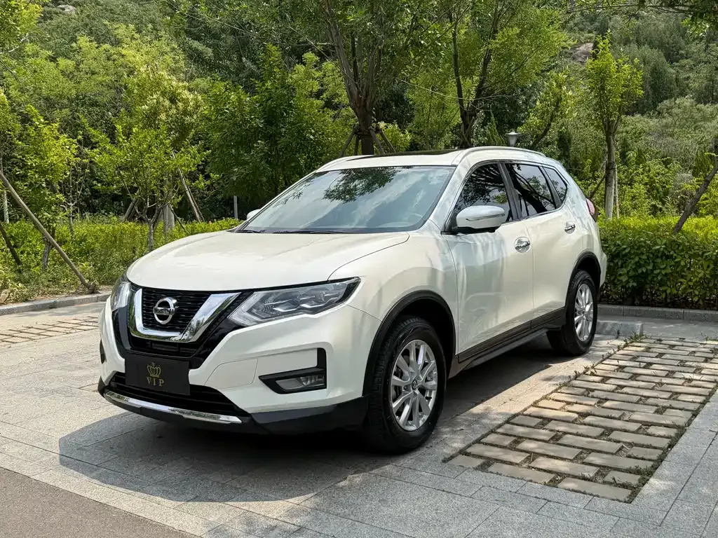 Nissan X-Trail — фото 1