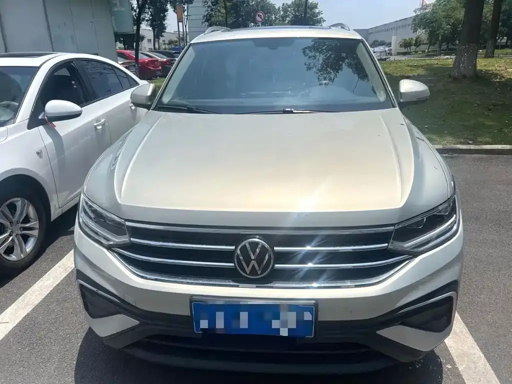 Volkswagen Tiguan L — фото 3