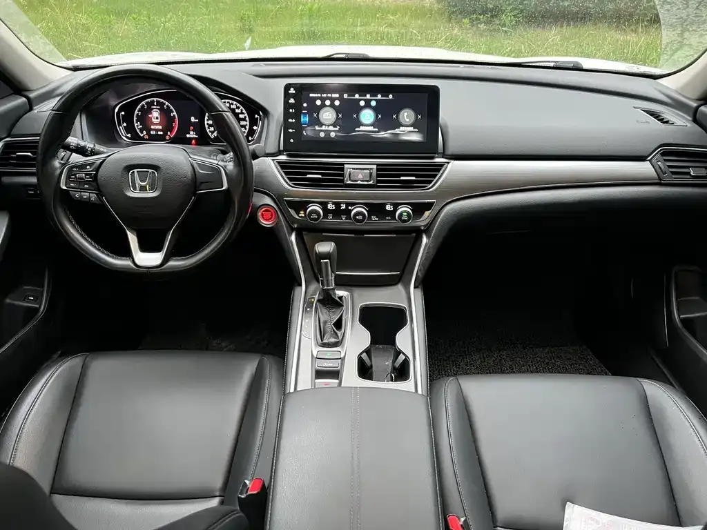 Honda Accord — фото 8