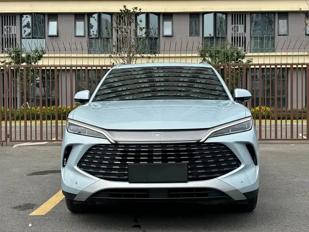 BYD L DM-i — фото 6