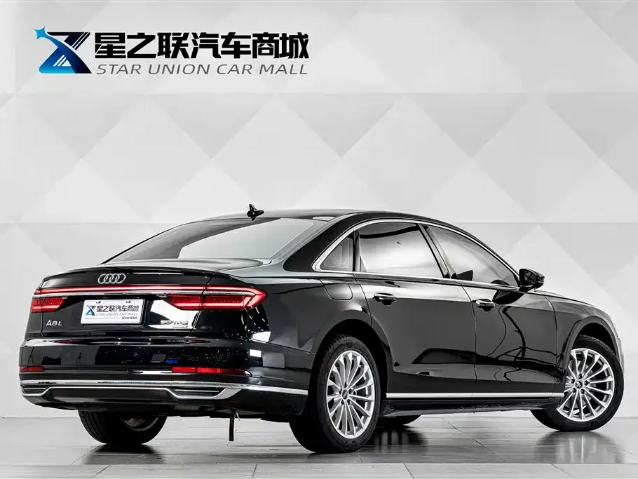 Audi A8 — фото 10