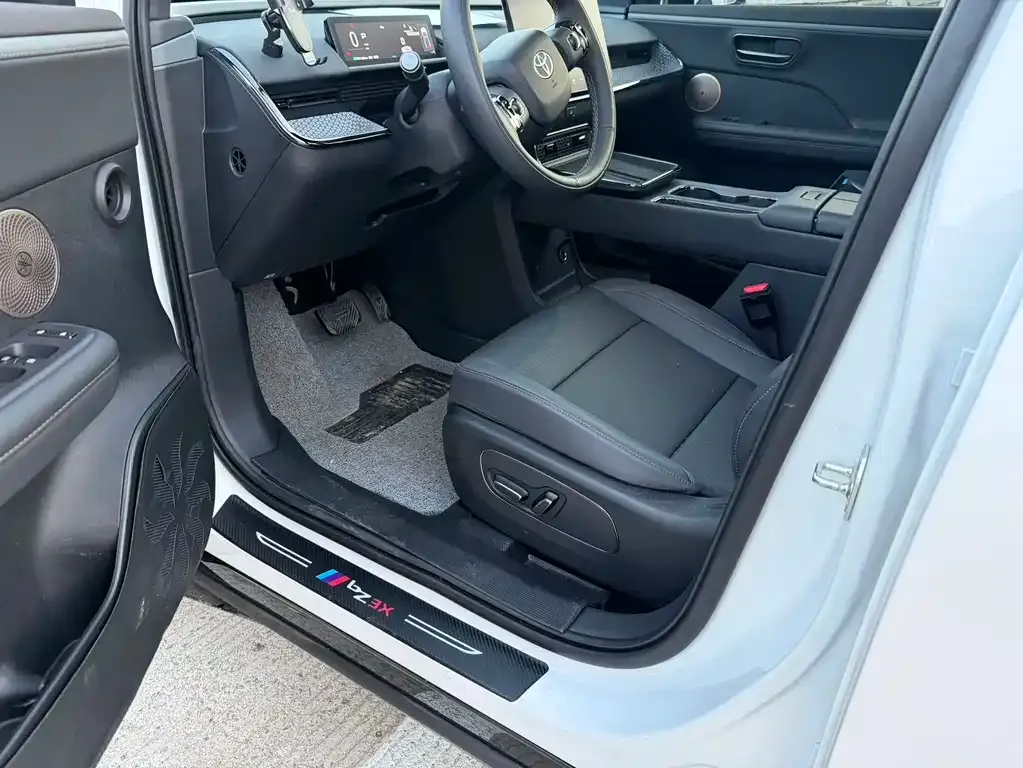 Toyota Platinum 3X — фото 6