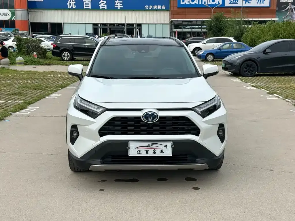 Toyota RAV4 — фото 4