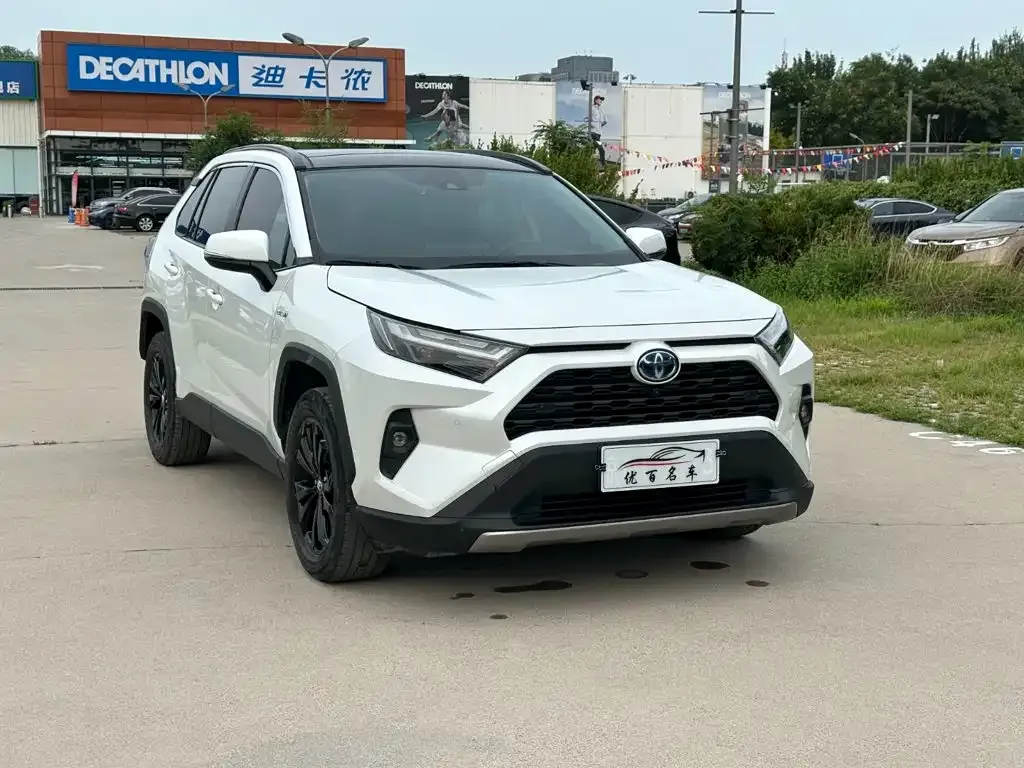 Toyota RAV4 — фото 9