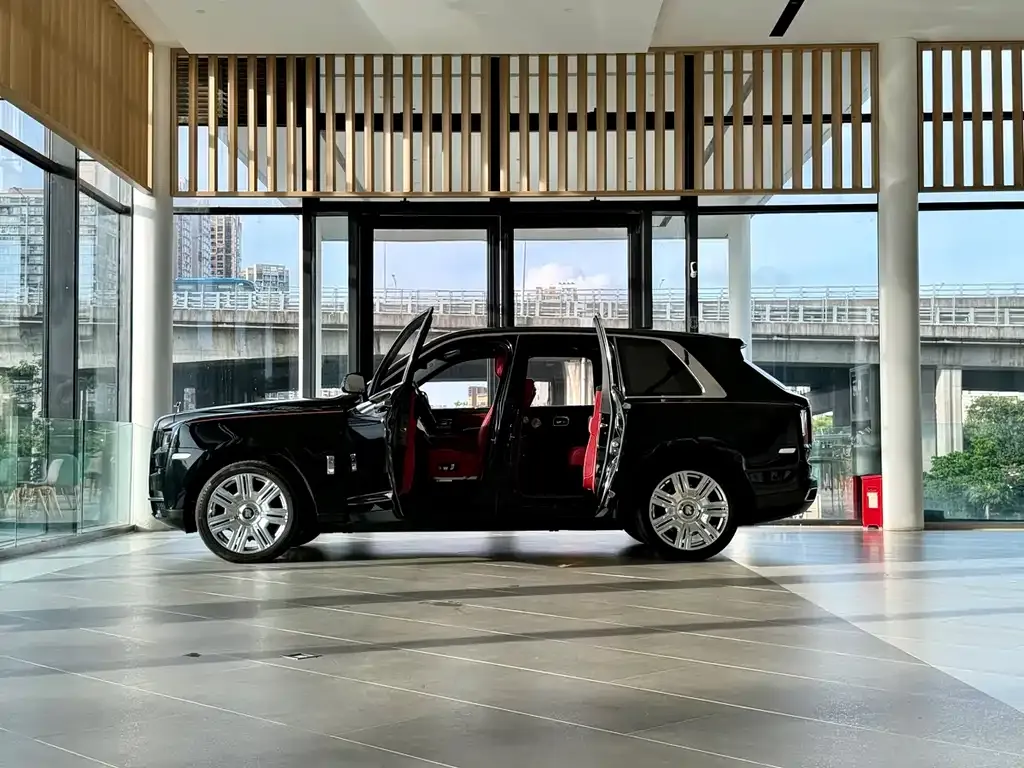 Rolls-Royce Cullinan 2021 из CN, фото 7