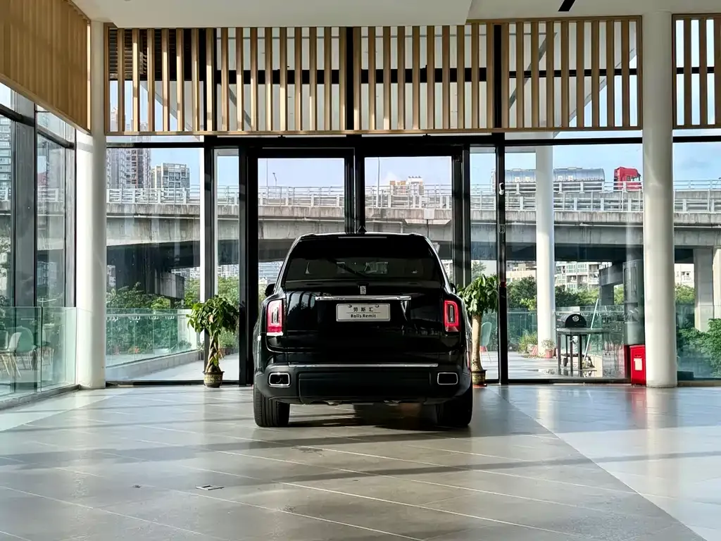 Rolls-Royce Cullinan 2021 из CN, фото 3