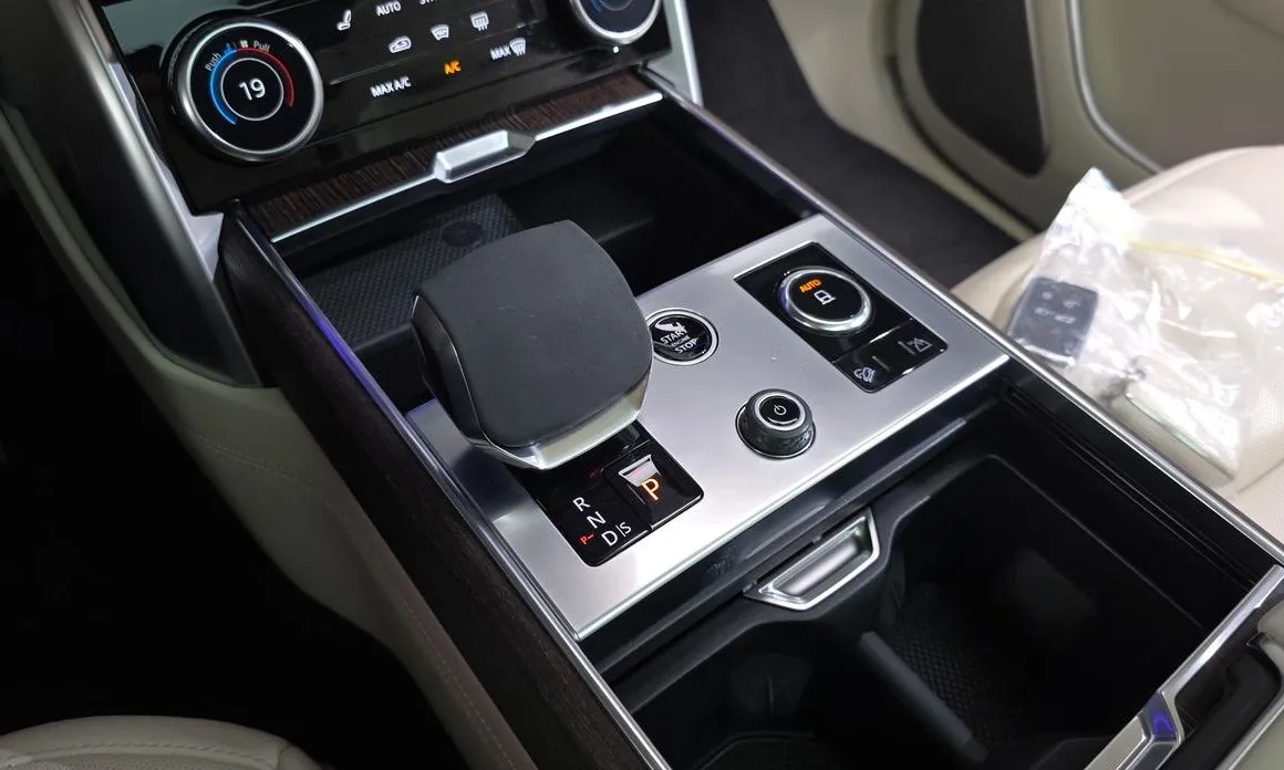 Land Rover Range Rover 2023 из KR, фото 10