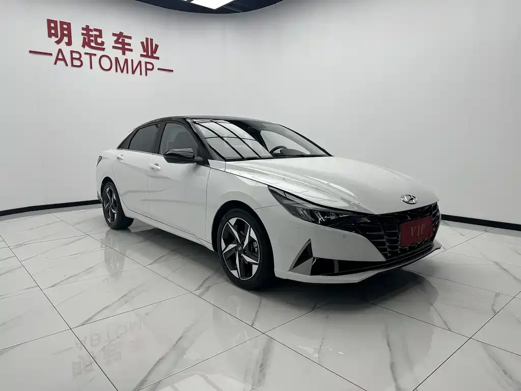 Hyundai Elantra — фото 4