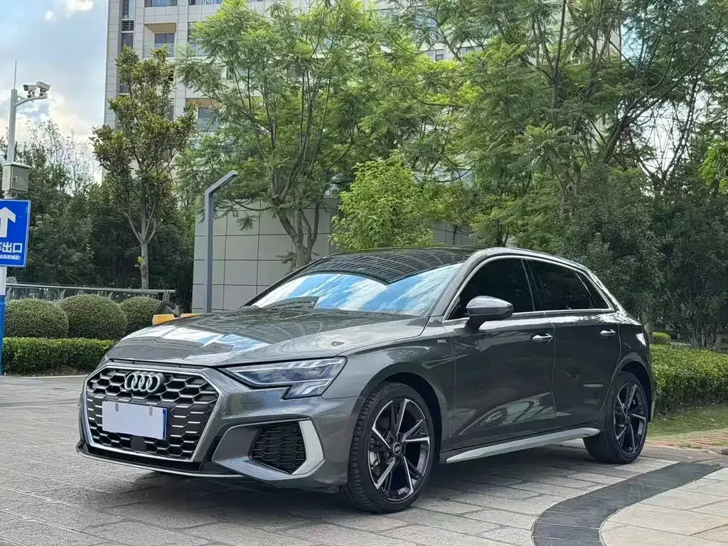 Audi A3 — фото 1
