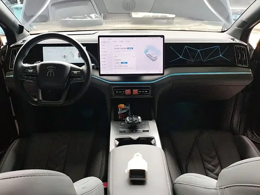 BYD L DM-i — фото 9