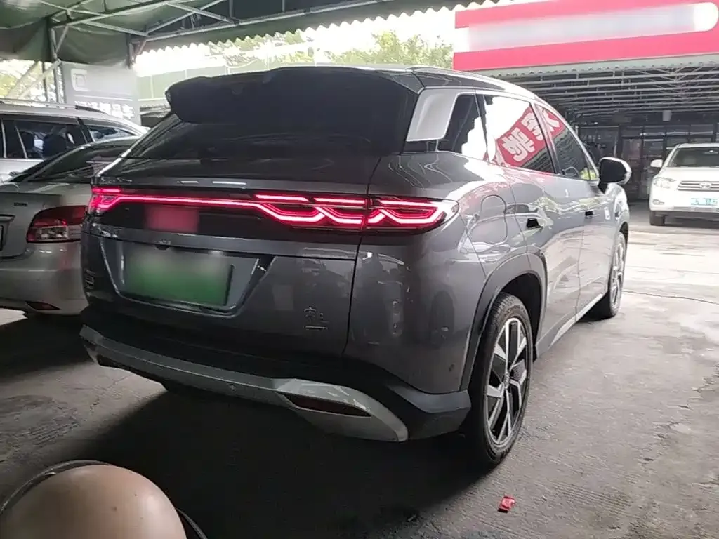 BYD L DM-i — фото 3