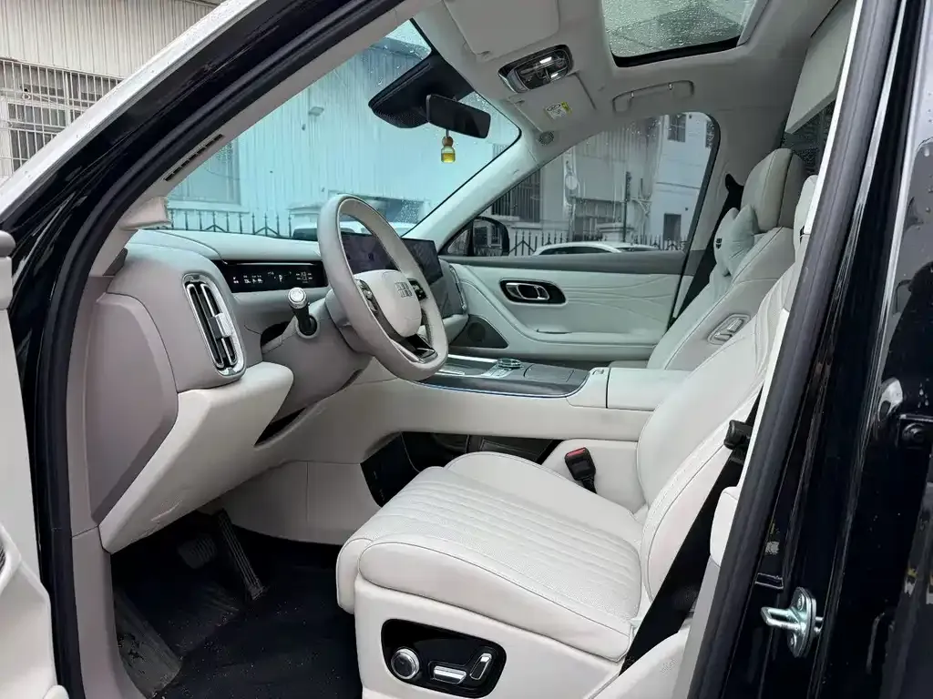Geely Galaxy M9 — фото 7
