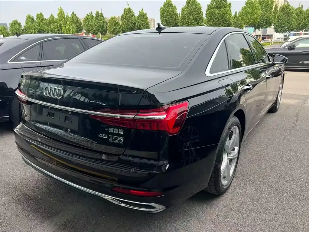 Audi A6L — фото 10