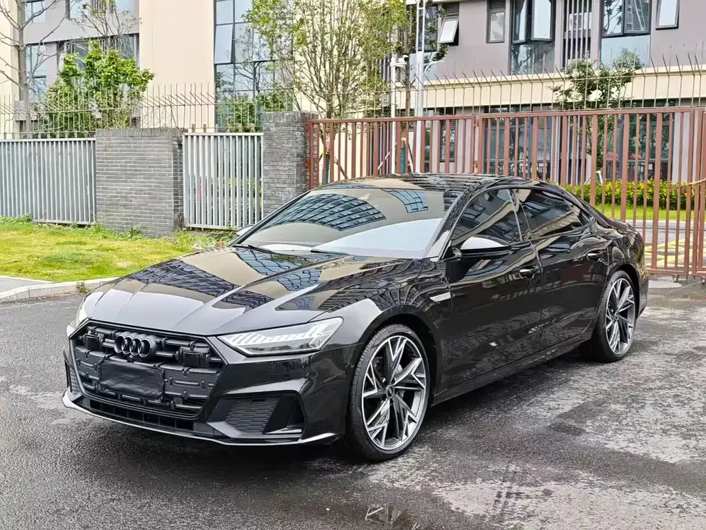 Audi A7L — фото 1