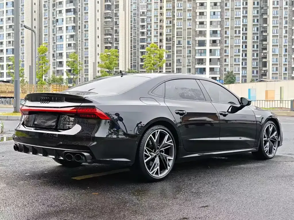 Audi A7L — фото 5