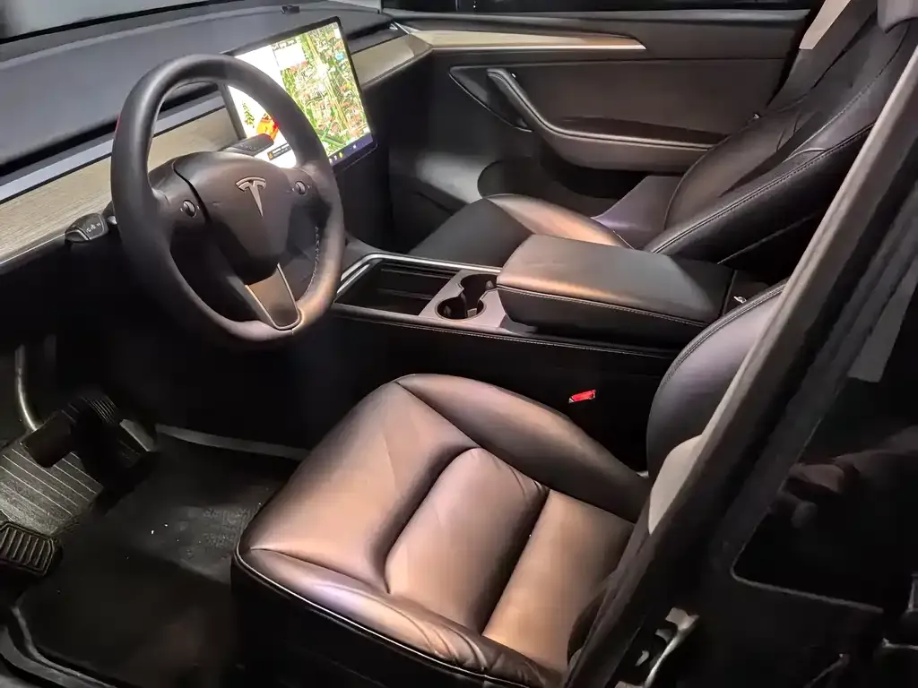 Tesla Model Y — фото 4