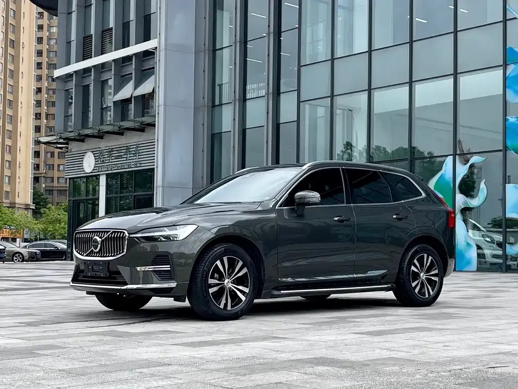 Volvo XC60 — фото 1