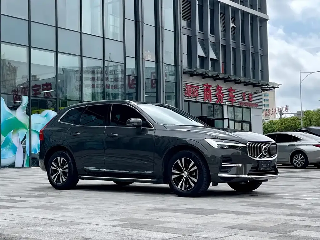 Volvo XC60 — фото 7