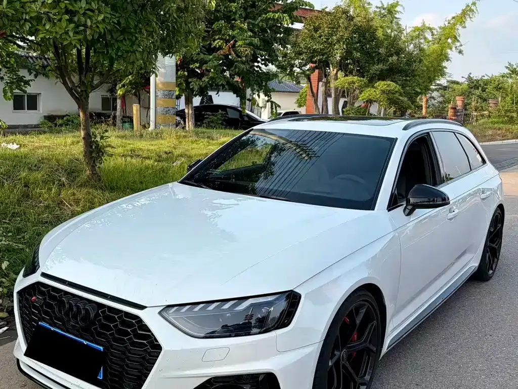 Audi RS 4