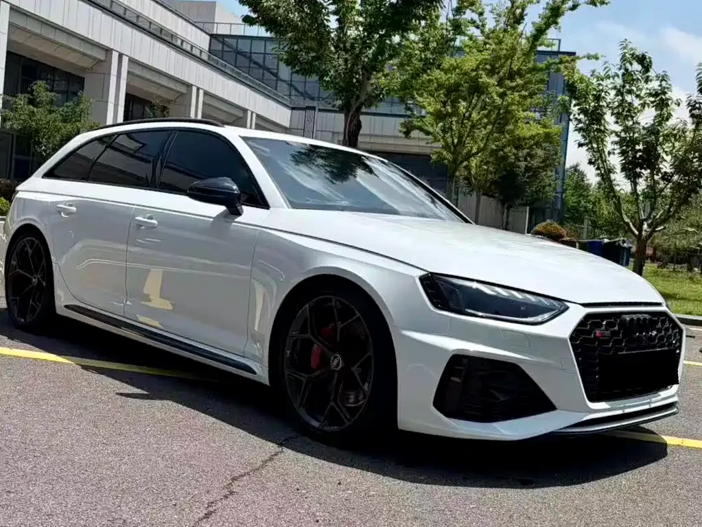 Audi RS 4 2024 из CN, фото 8
