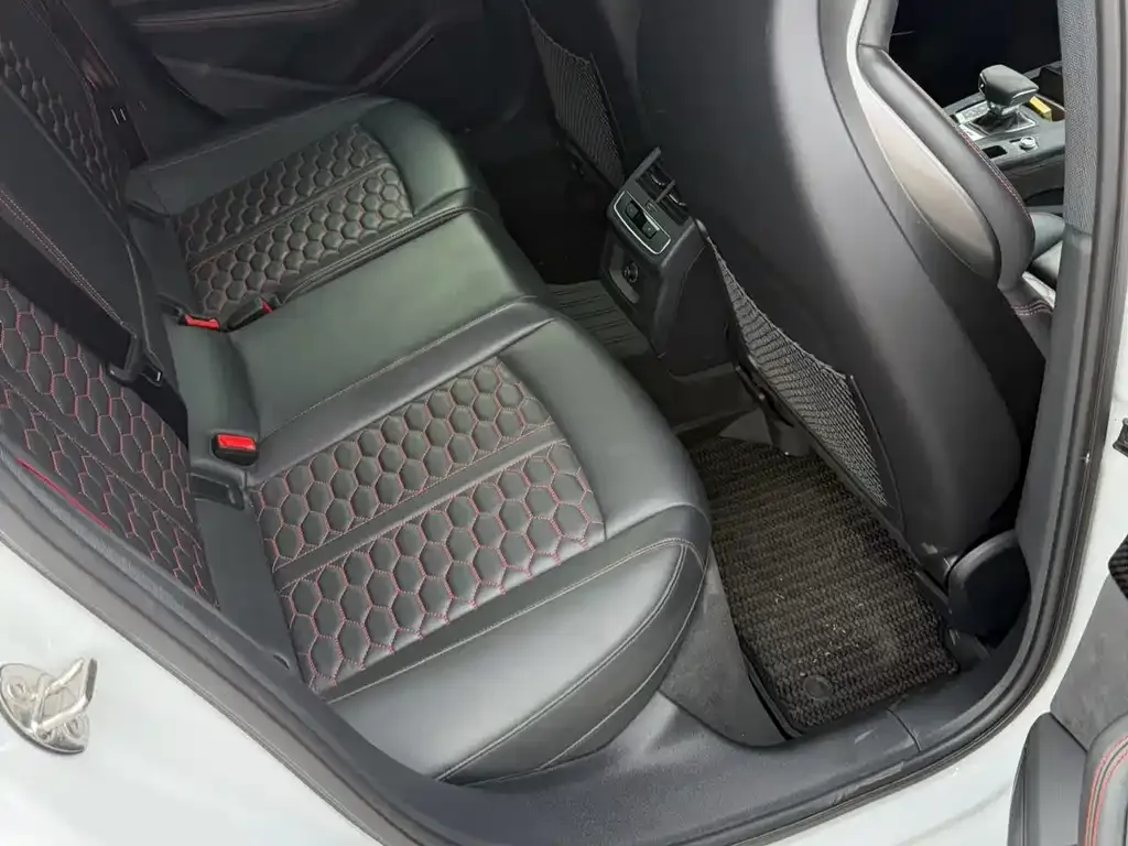 Audi RS 4 2024 из CN, фото 2