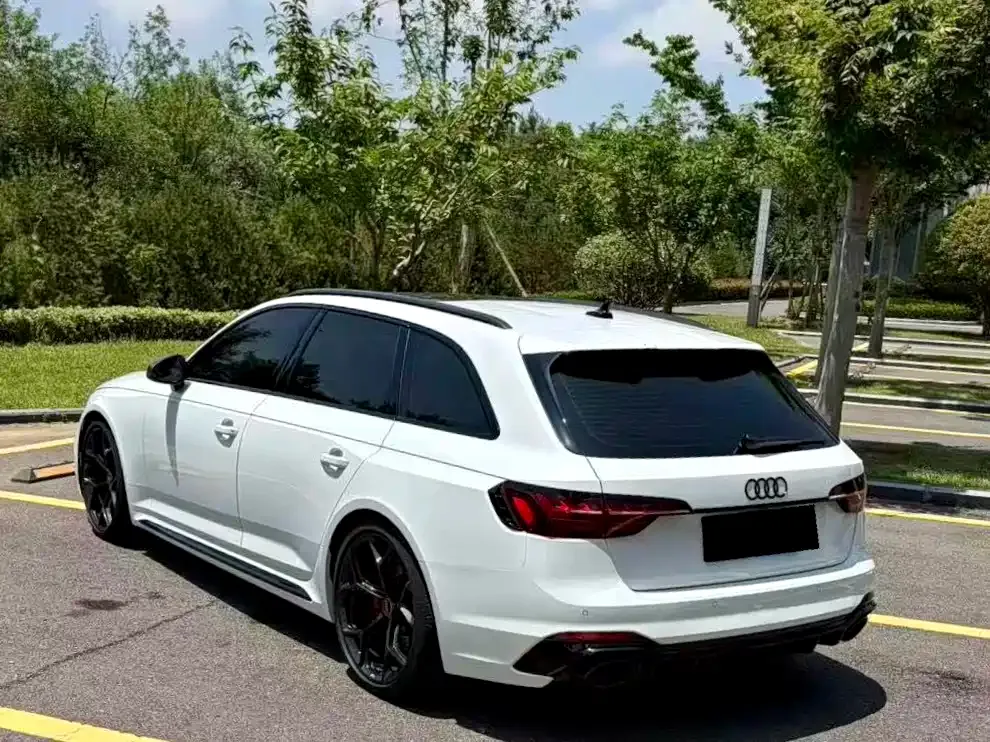 Audi RS 4 2024 из CN, фото 7