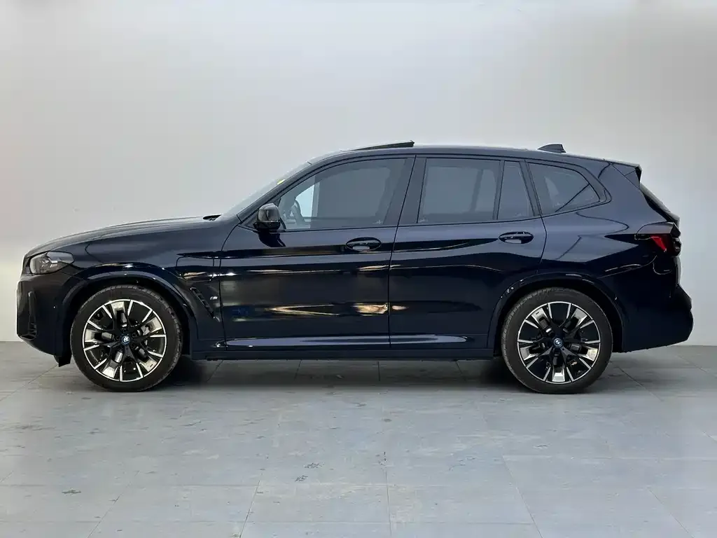 BMW iX3 — фото 4