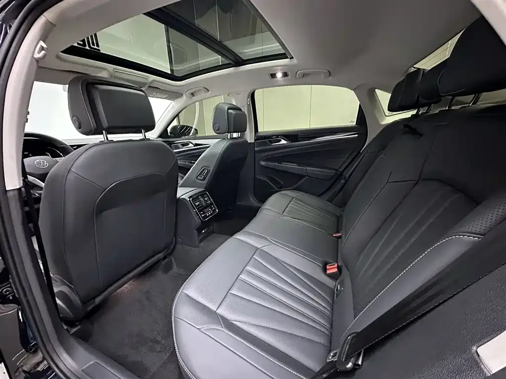 Volkswagen Passat — фото 4