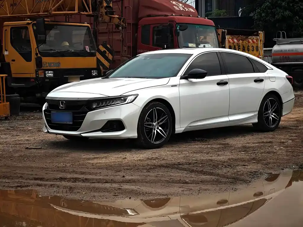 Honda Accord — фото 1