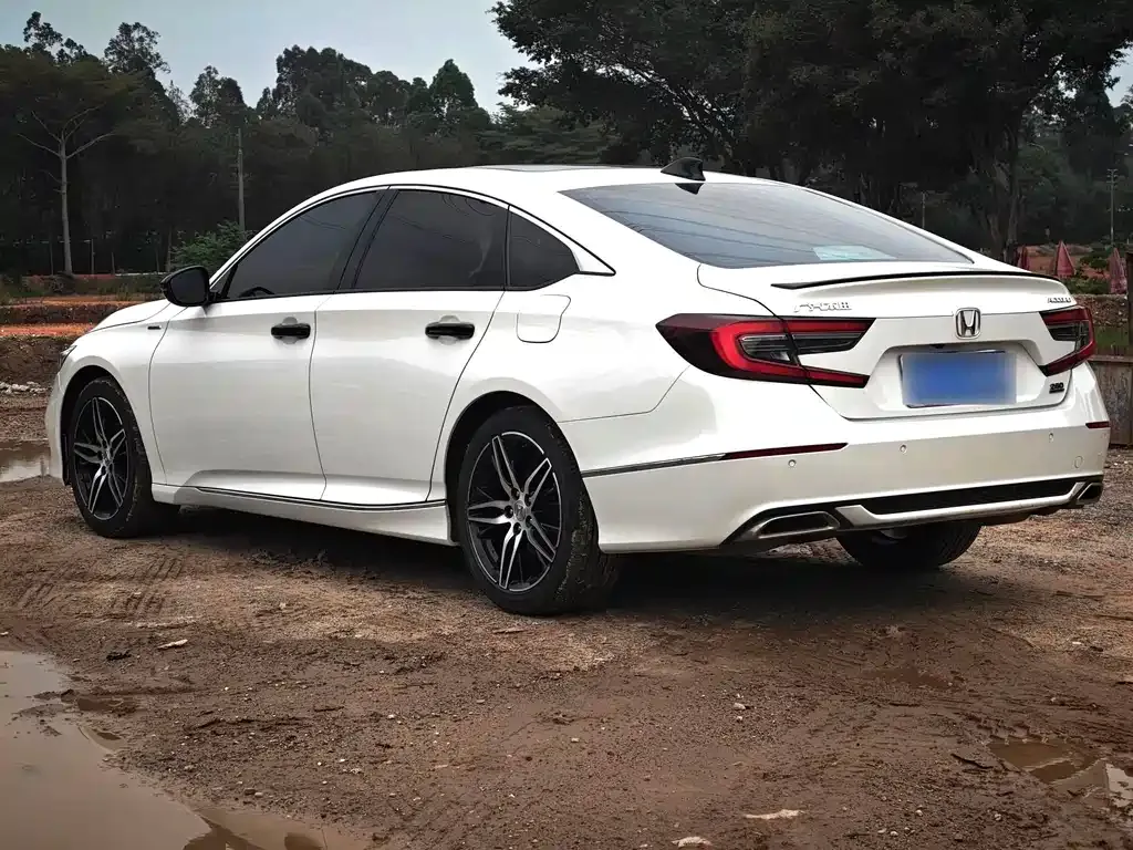 Honda Accord — фото 3